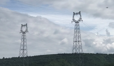 大秦无人机成功完成首次电力巡检作业